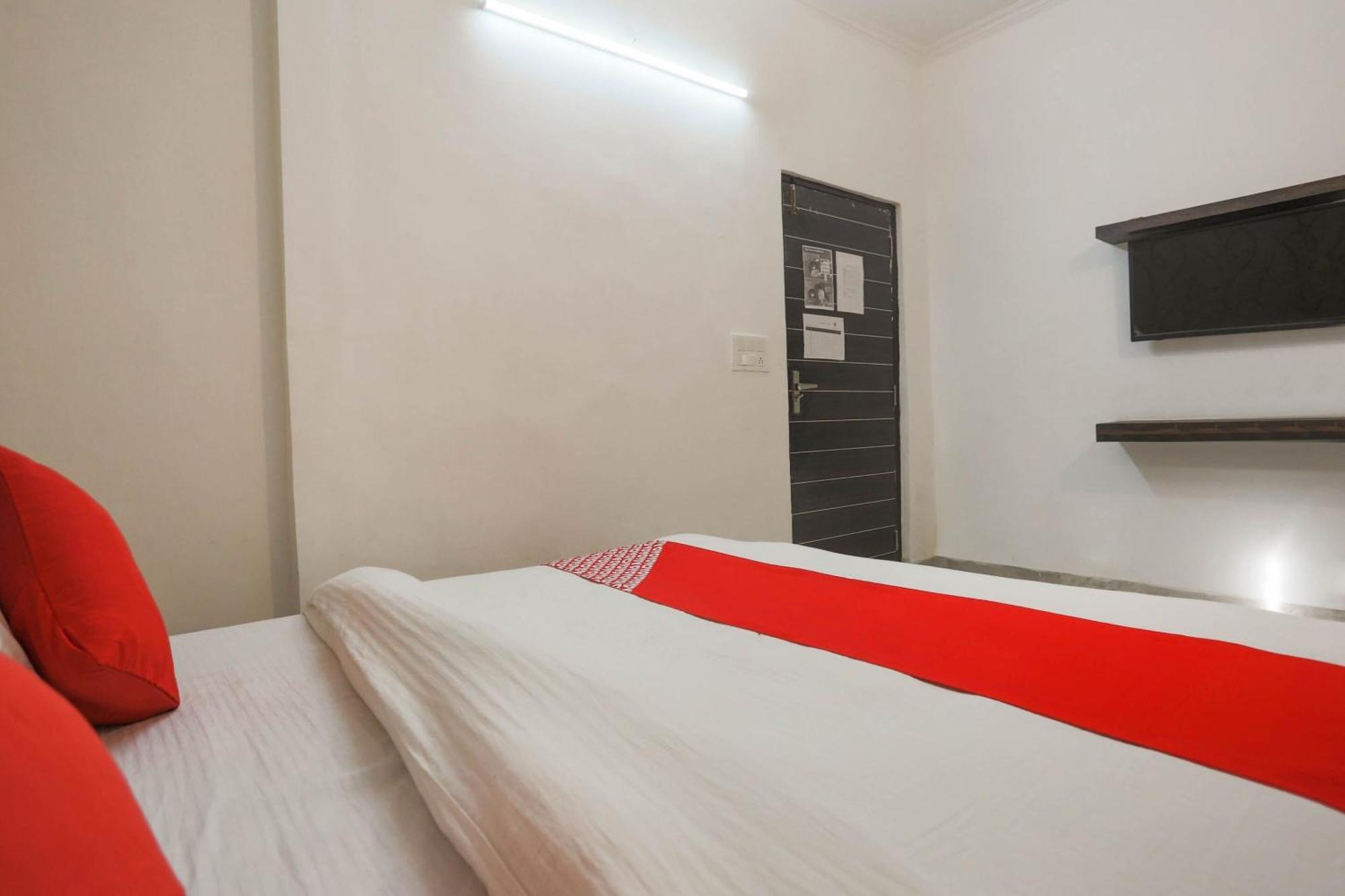 Hotel O Dream Town New Delhi Exterior photo
