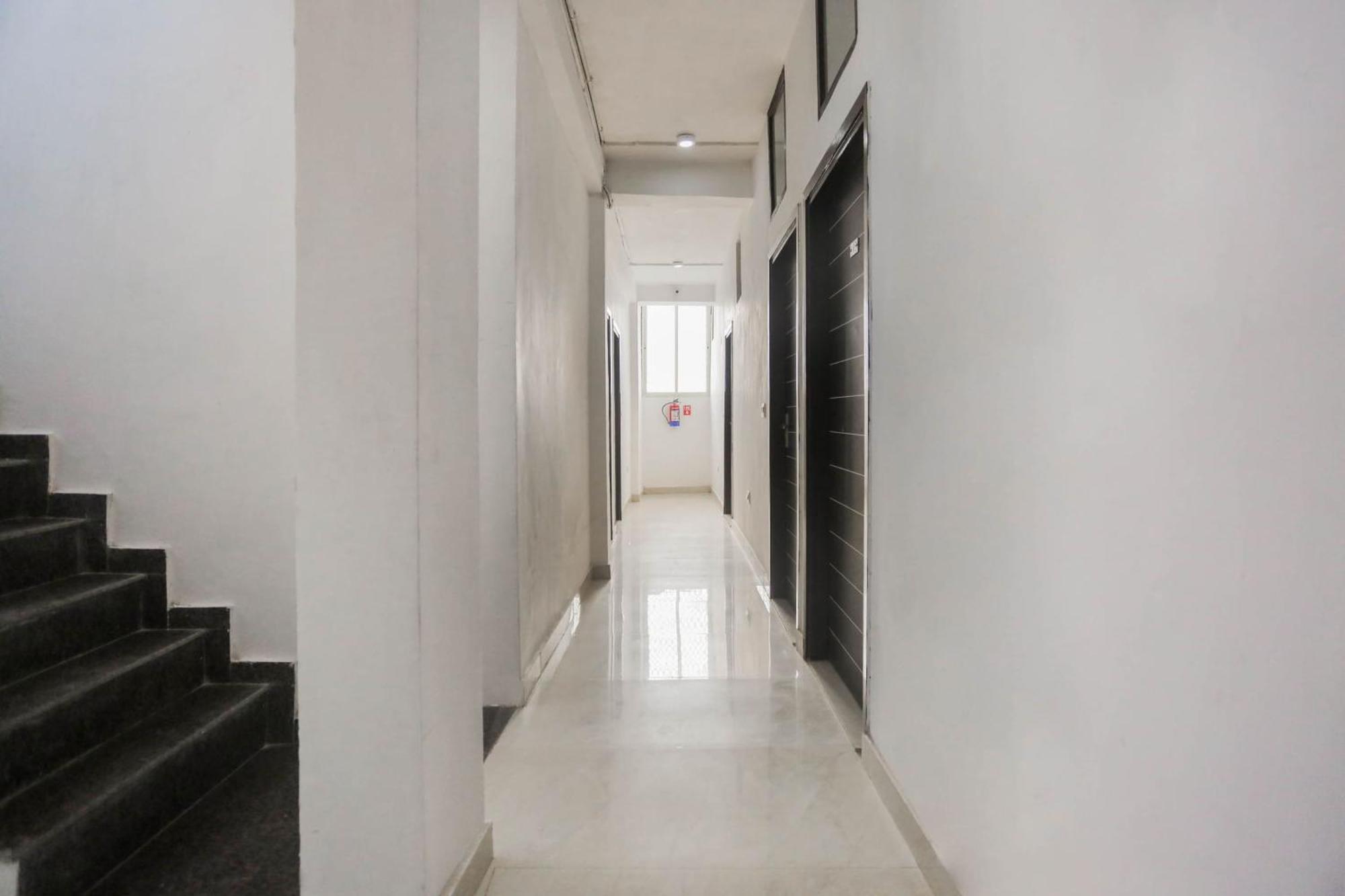 Hotel O Dream Town New Delhi Exterior photo