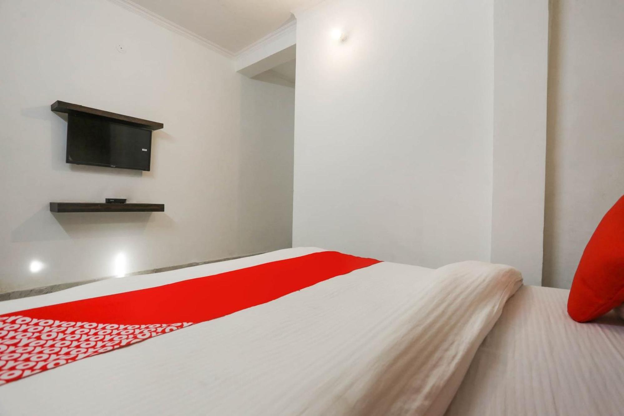 Hotel O Dream Town New Delhi Exterior photo
