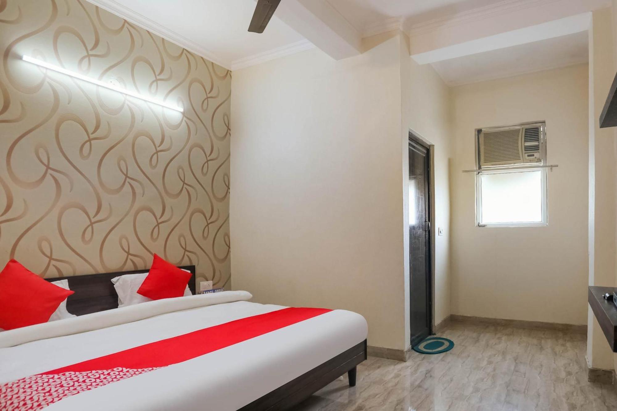 Hotel O Dream Town New Delhi Exterior photo