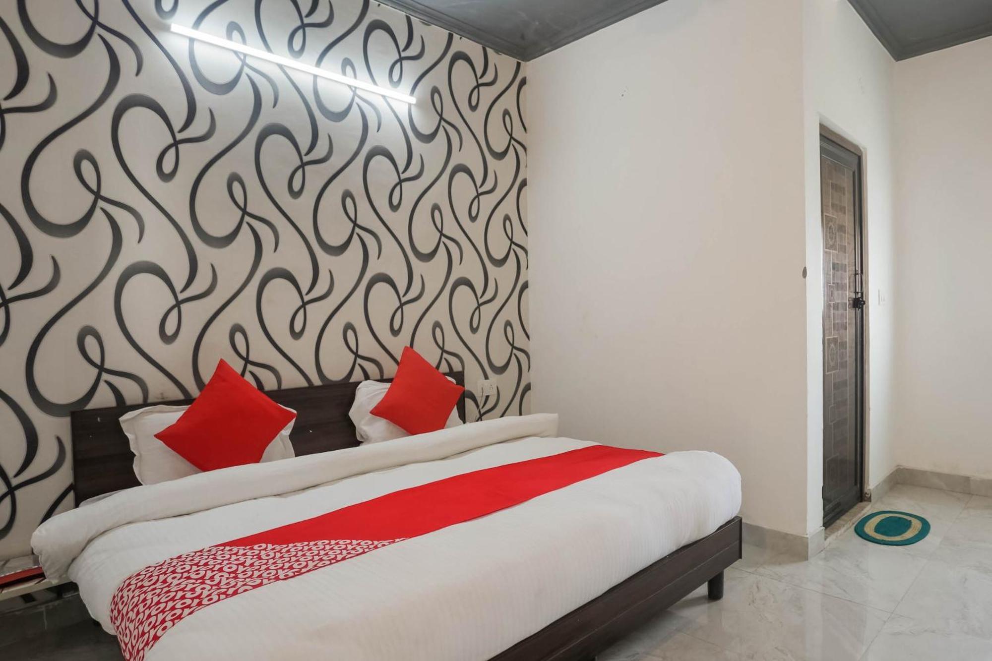 Hotel O Dream Town New Delhi Exterior photo